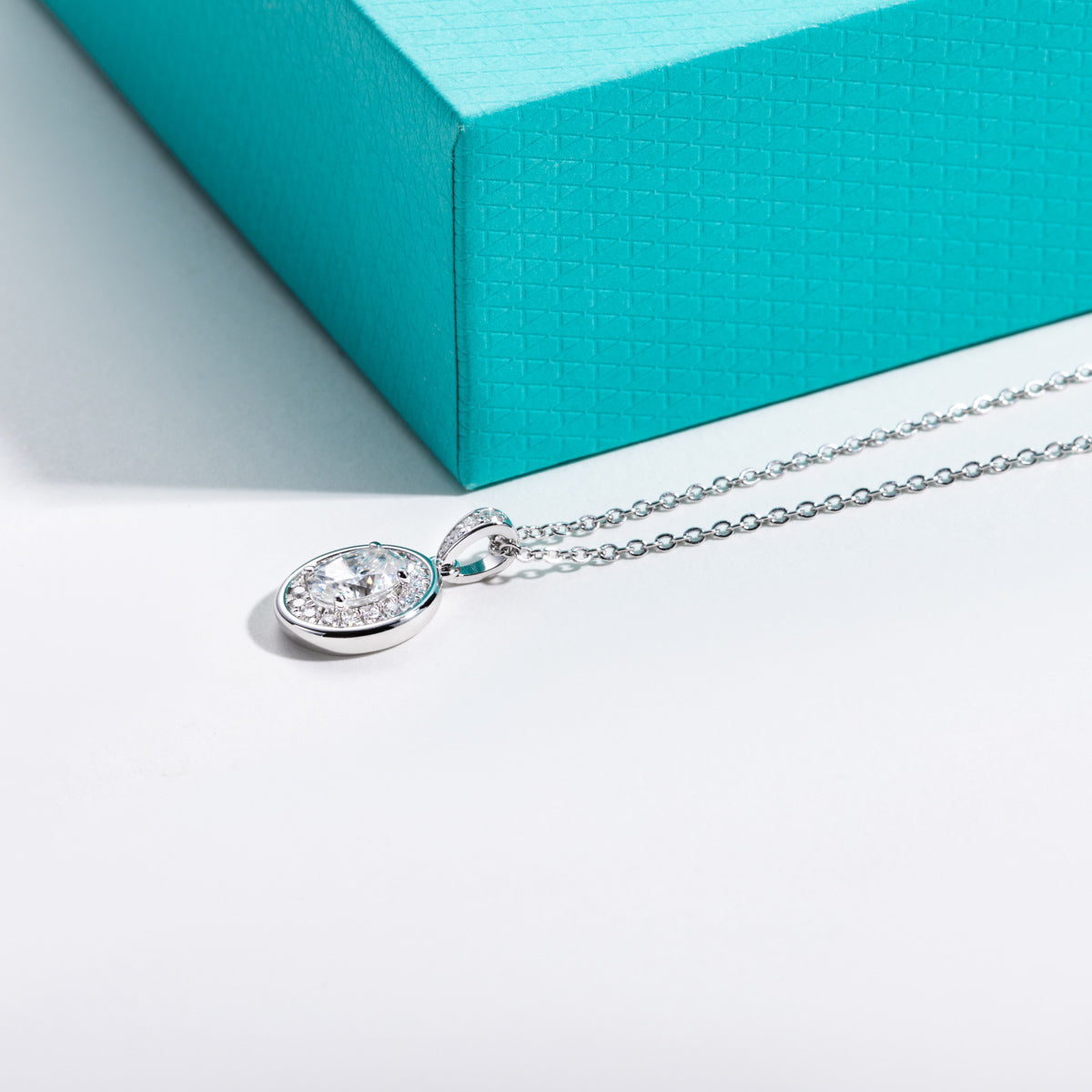 S925 Silver 5×7mm Oval Moissanite Halo Clavicle Necklace