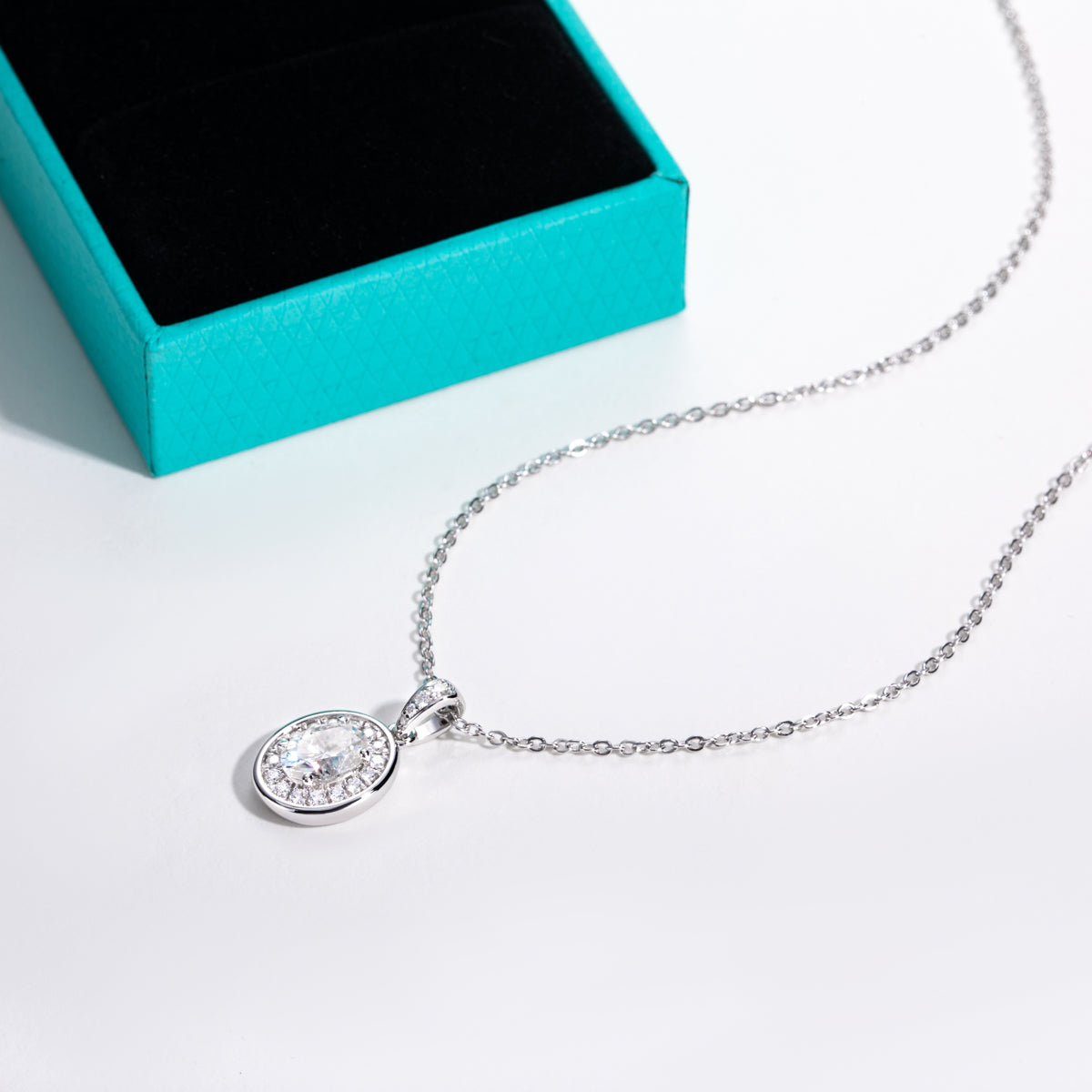 S925 Silver 5×7mm Oval Moissanite Halo Clavicle Necklace