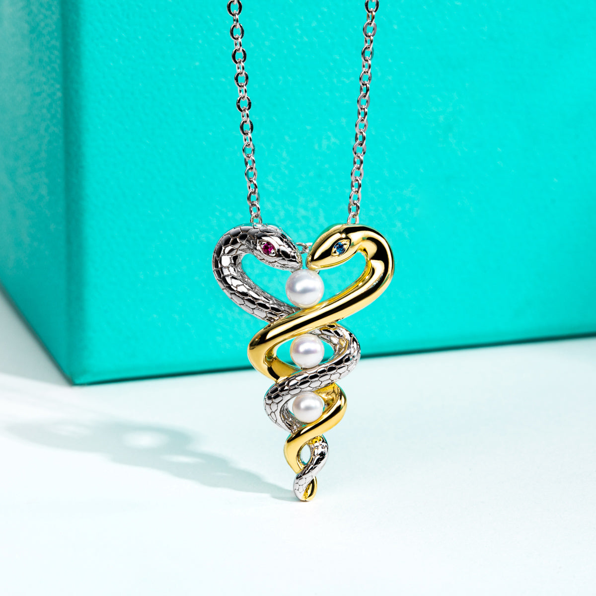 Yushi She Pendant Necklace