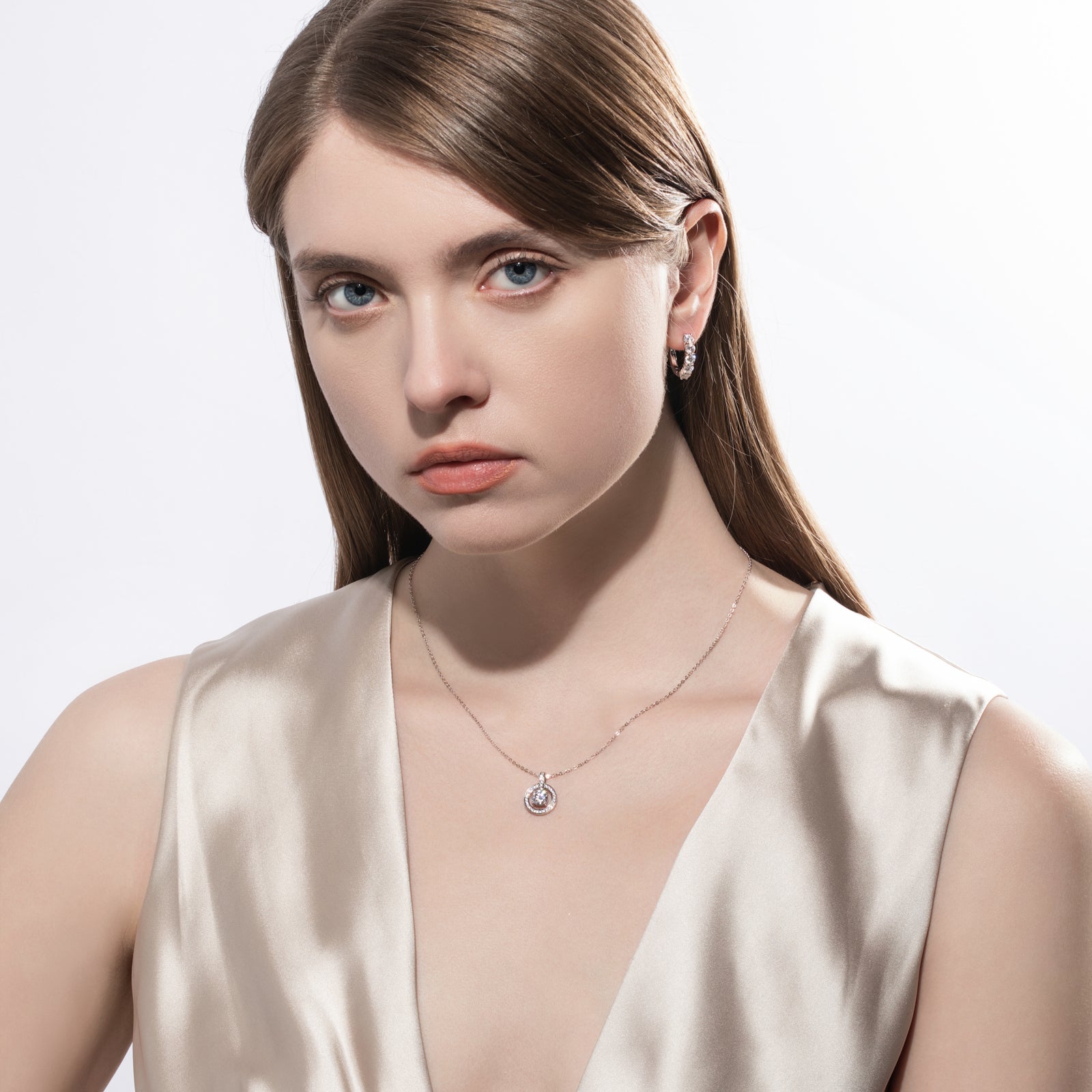 Round Cut Moissanite Halo Pendant Necklace