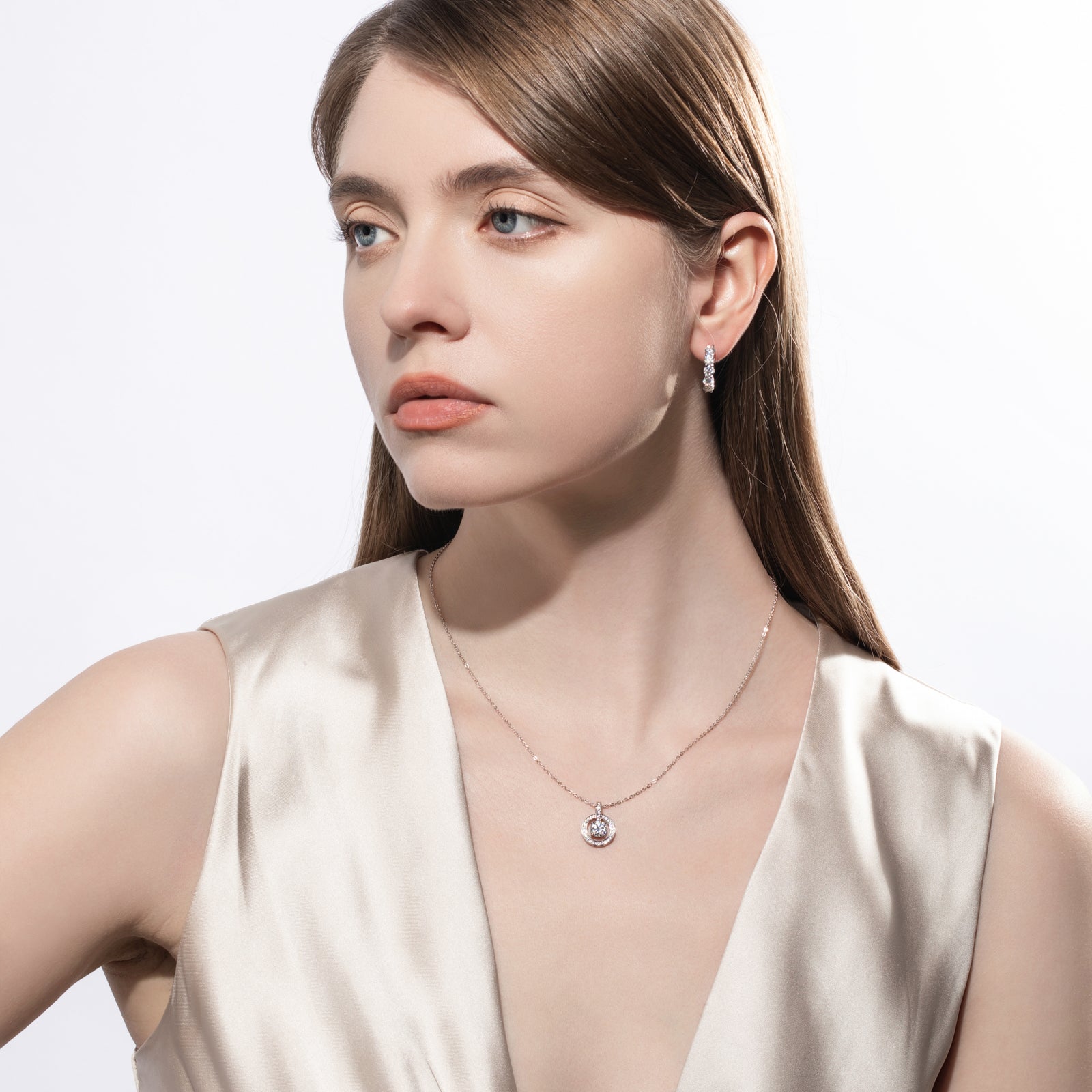 Round Cut Moissanite Halo Pendant Necklace