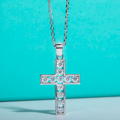 AnuClub Moissanite Cross Pendant (3.3 ct. tw)