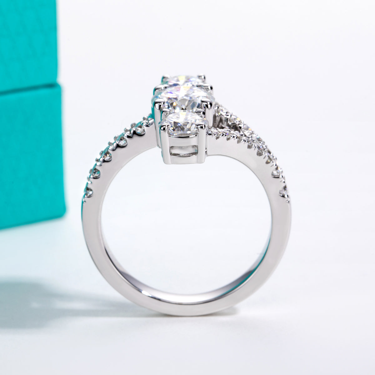 S925‑Silver Moissanite Y‑Shape Three‑Stone Starburst Ring