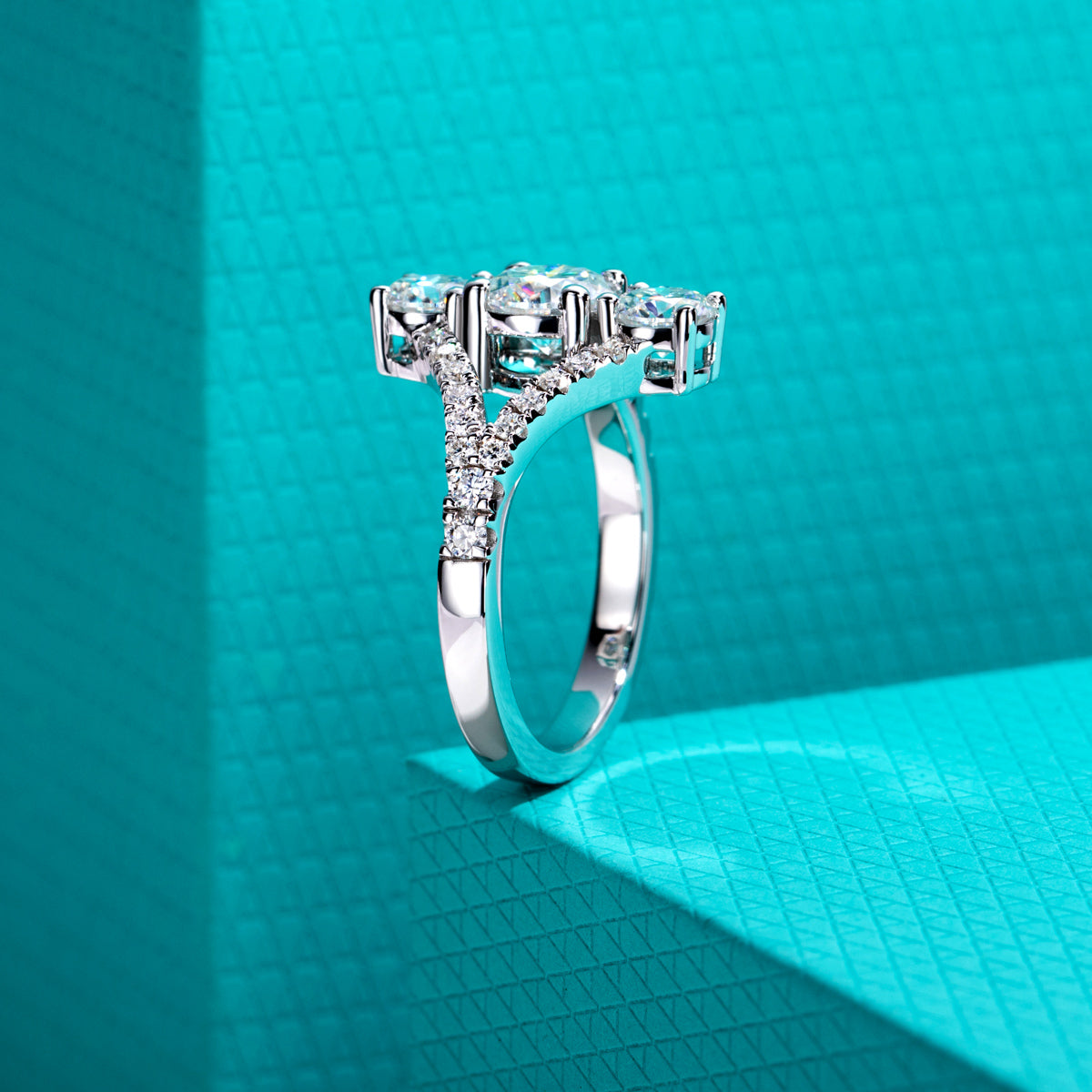 S925‑Silver Moissanite Y‑Shape Three‑Stone Starburst Ring