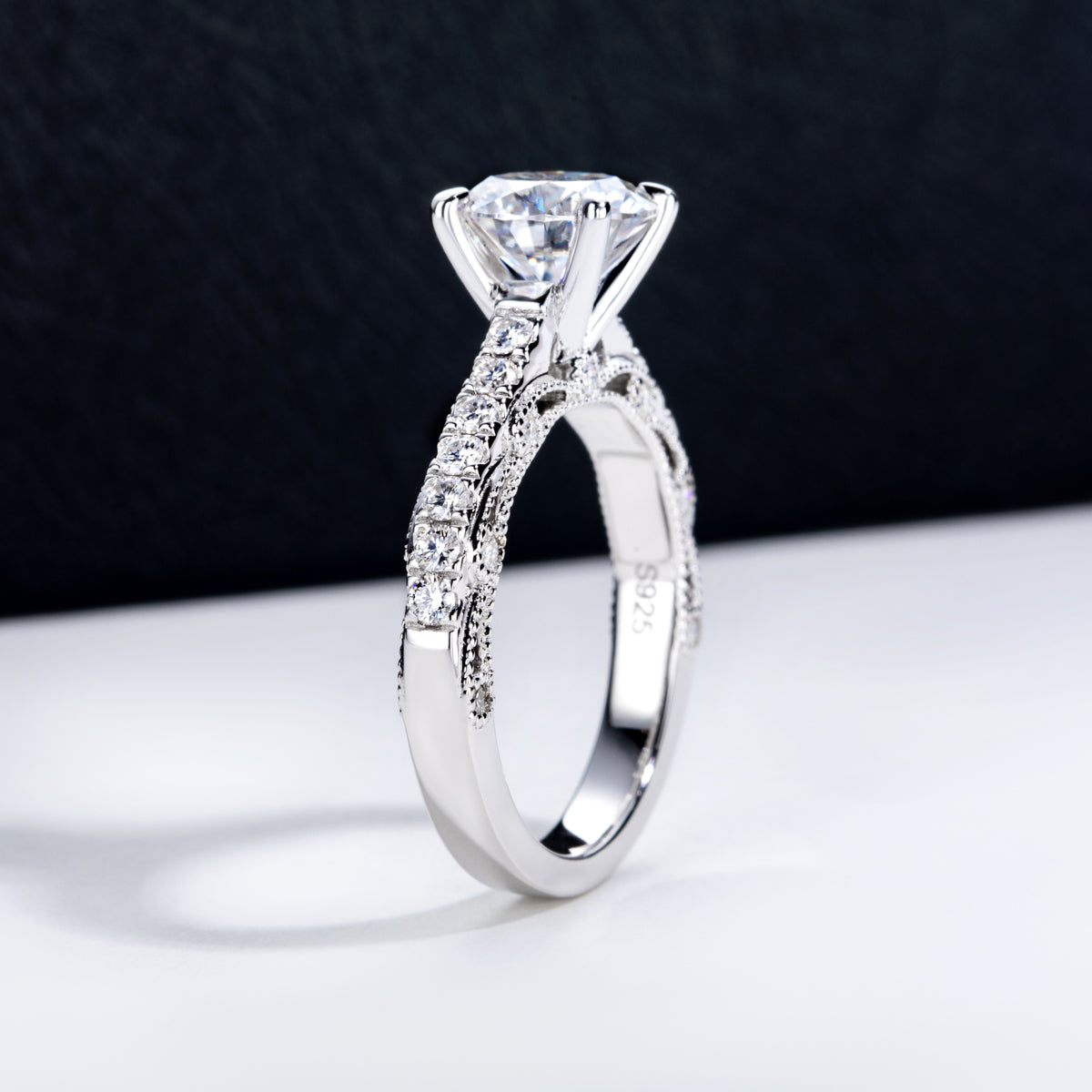 S925 Sterling Silver Round Moissanite Engagement Ring