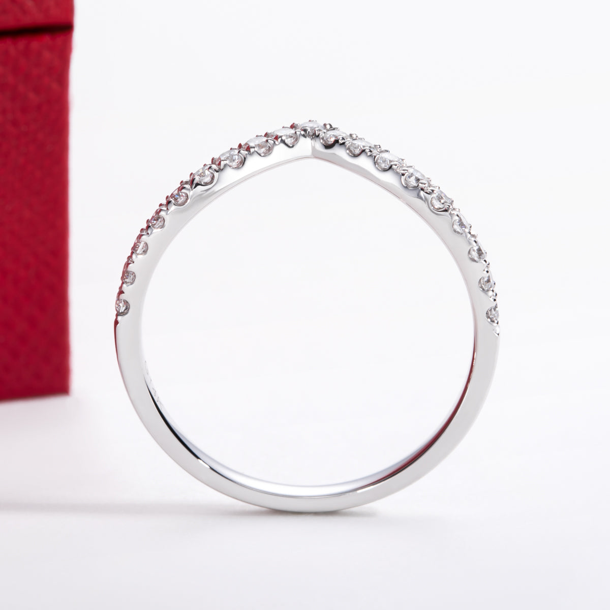 14K Gold V‑Shape Moissanite Half‑Eternity Band Ring(1.5mm)