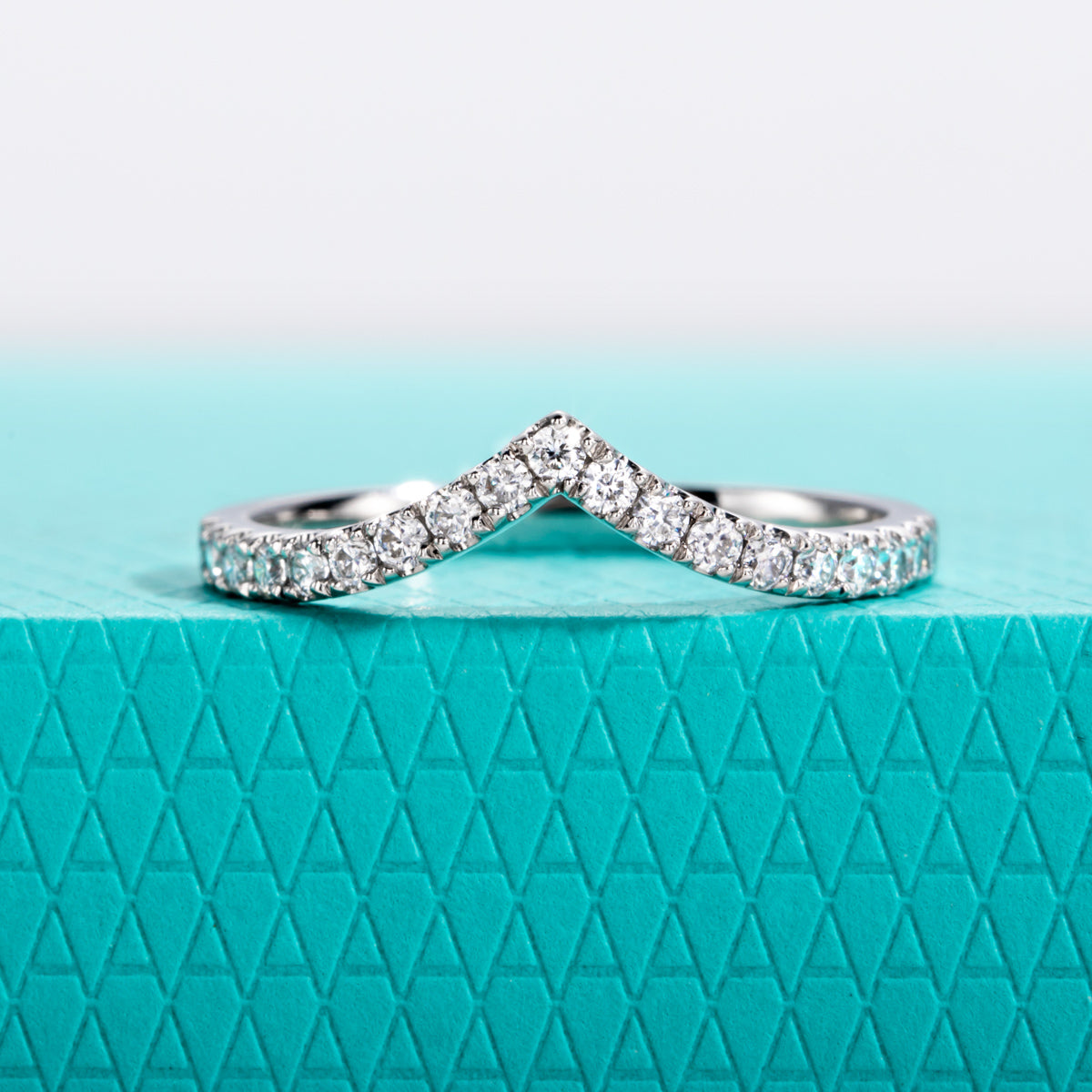 14K Gold V‑Shape Moissanite Half‑Eternity Band Ring(1.5mm)