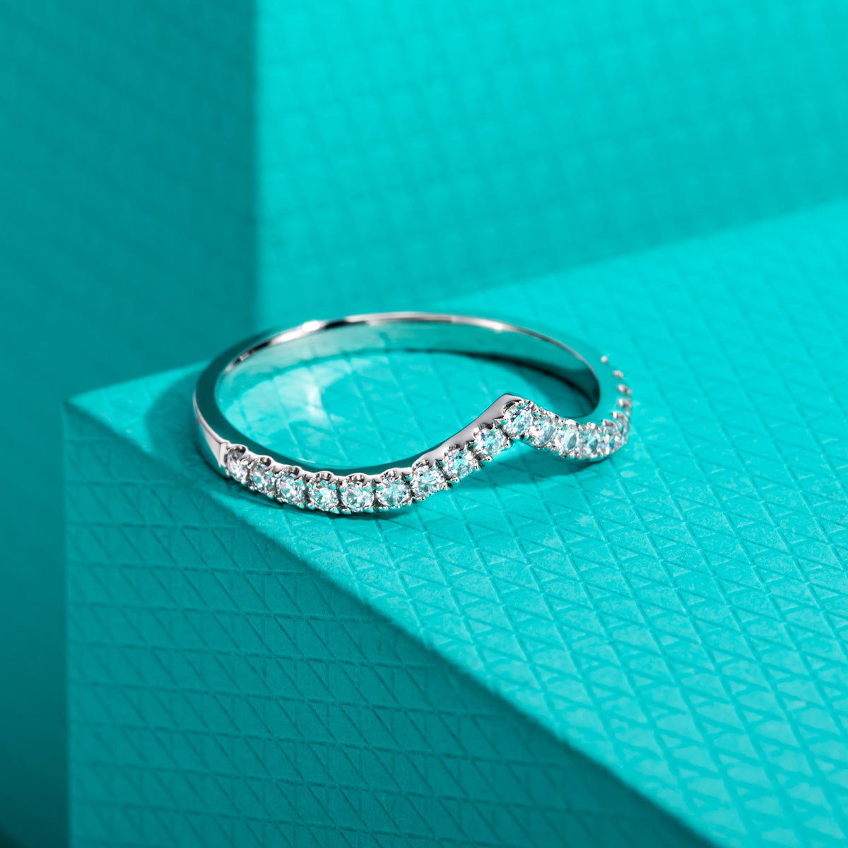 14K Gold V‑Shape Moissanite Half‑Eternity Band Ring(1.5mm)