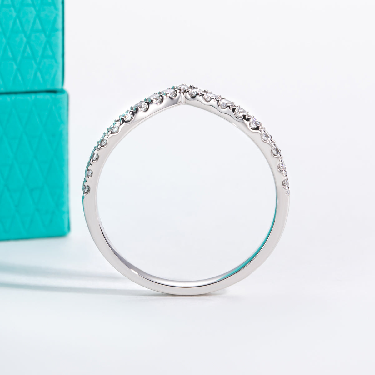 14K Gold V‑Shape Moissanite Half‑Eternity Band Ring(1.5mm)