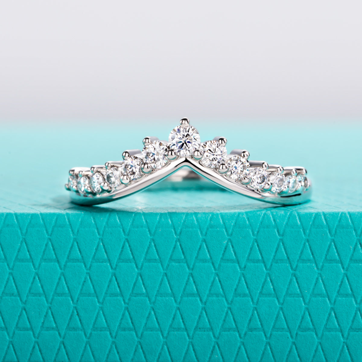 14K Gold Moissanite V-Shape Crown Ring