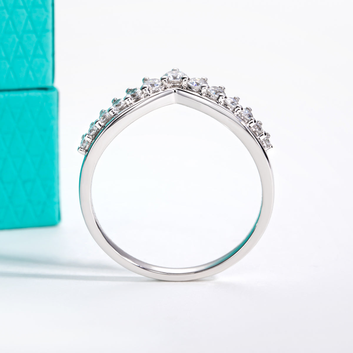 14K Gold Moissanite V-Shape Crown Ring