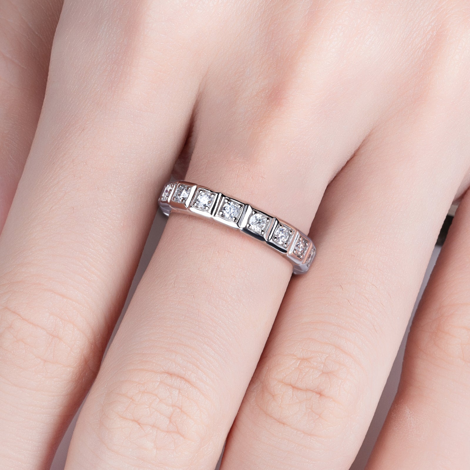 Round Cut Moissanite Wedding Band (0.7 cttw)
