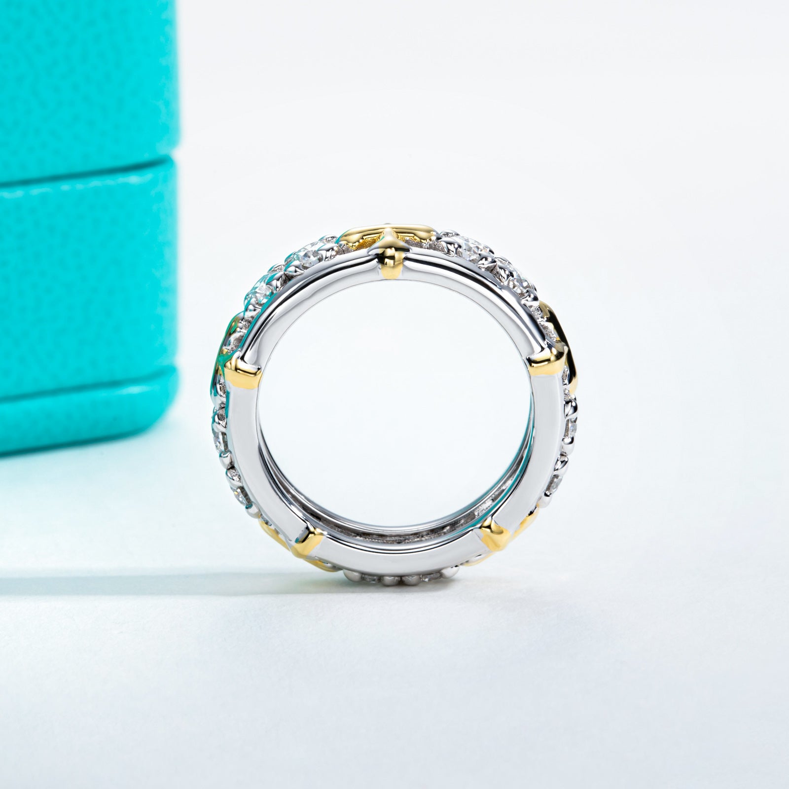 Round Cut Moissanite Wedding Band (1.0 cttw)