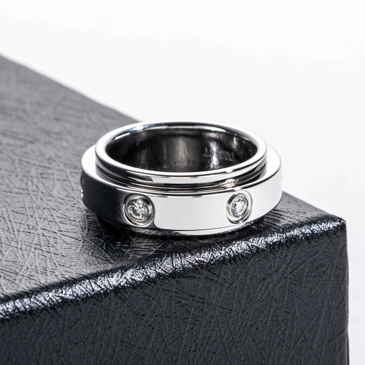 Copper Rotatable Ring with 2.5mm All-around Moissanite Pavé