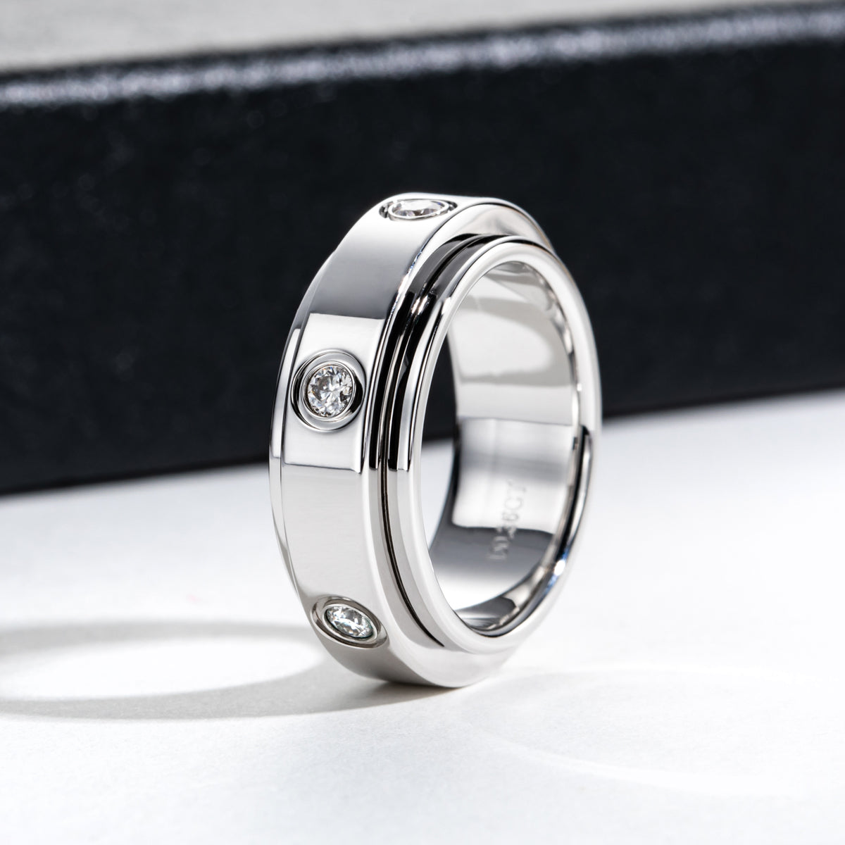 Copper Rotatable Ring with 2.5mm All-around Moissanite Pavé