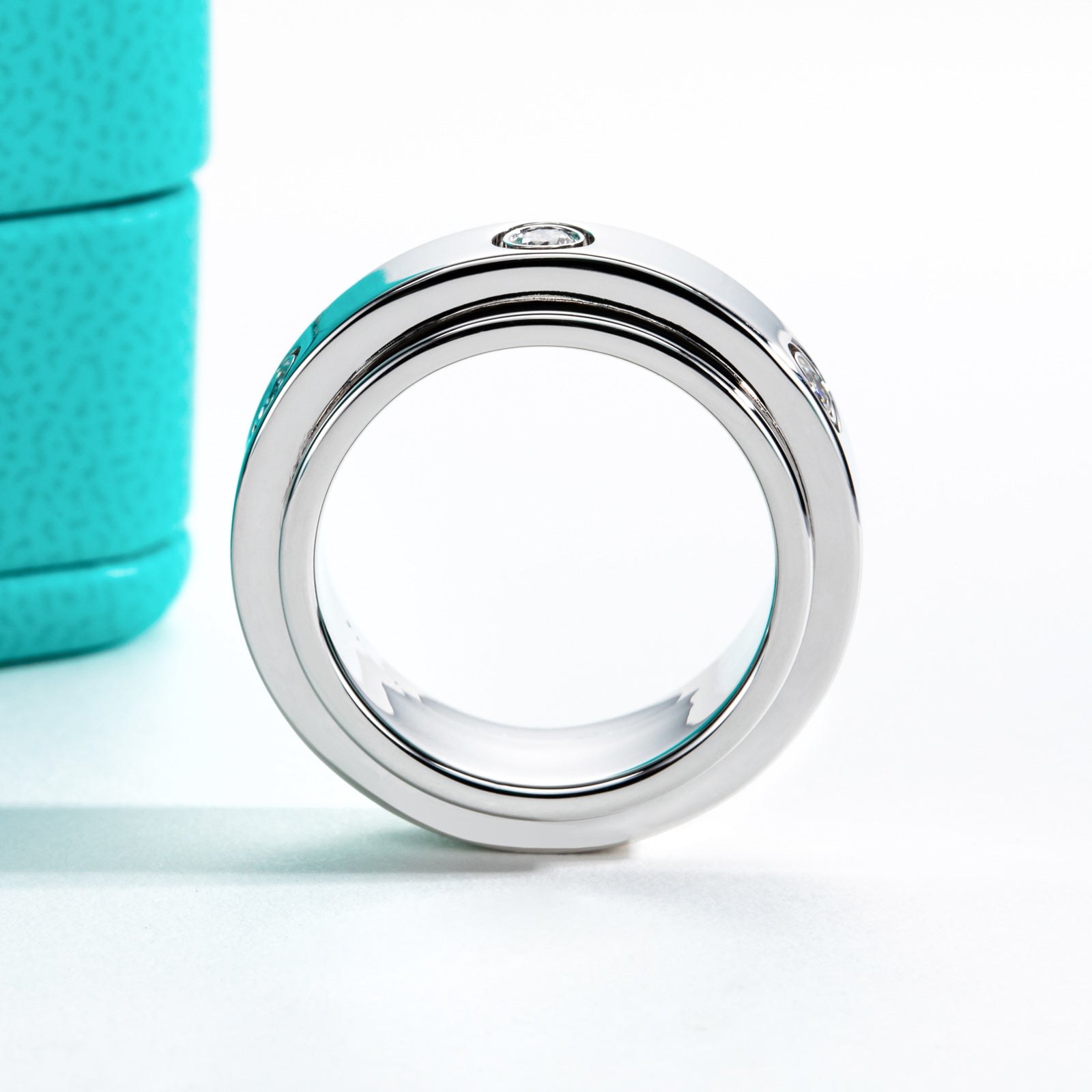 Round Cut Moissanite Spinner Ring (0.36 cttw)