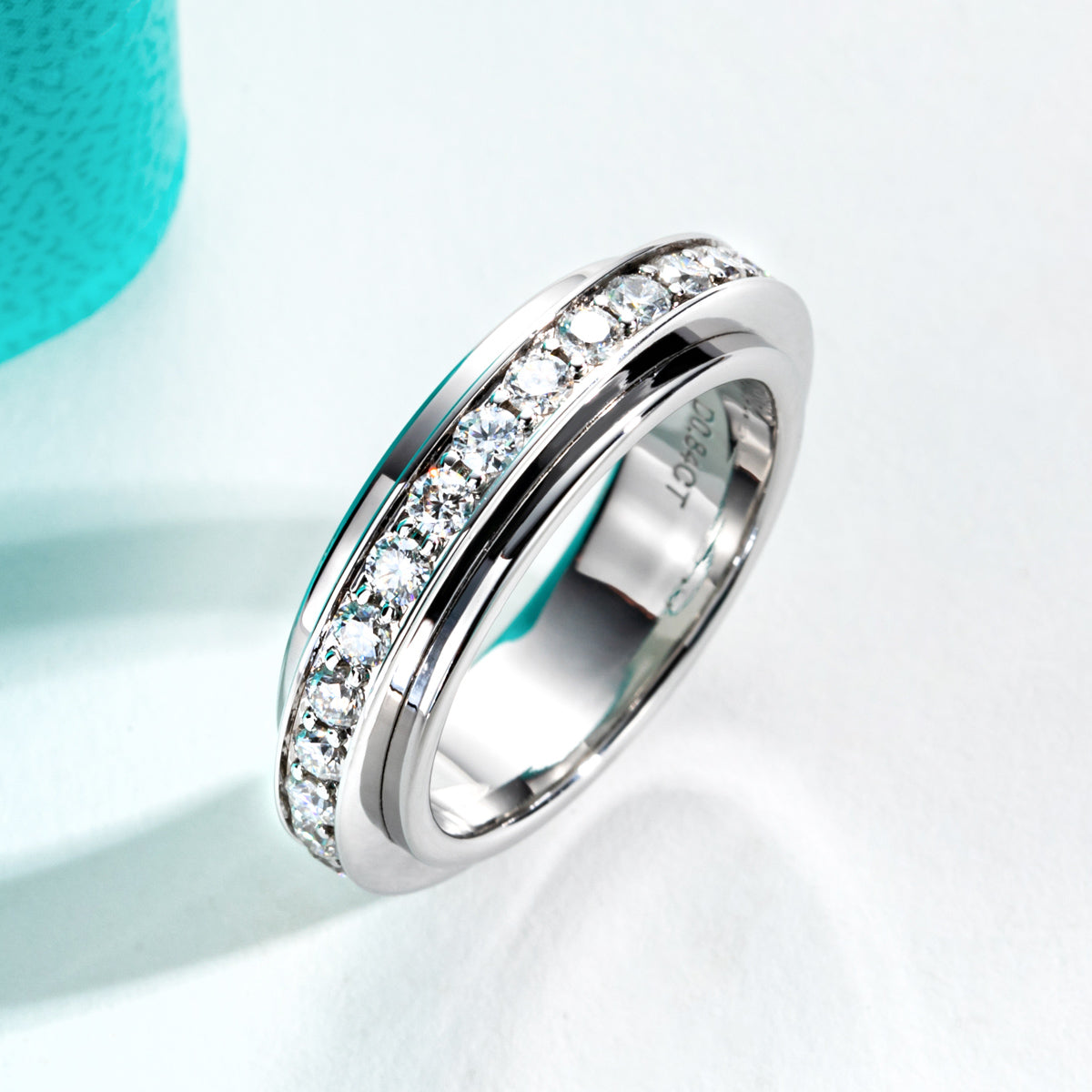 Rotatable Full Paved Moissanite Ring with 2.6mm Stones, Copper Base