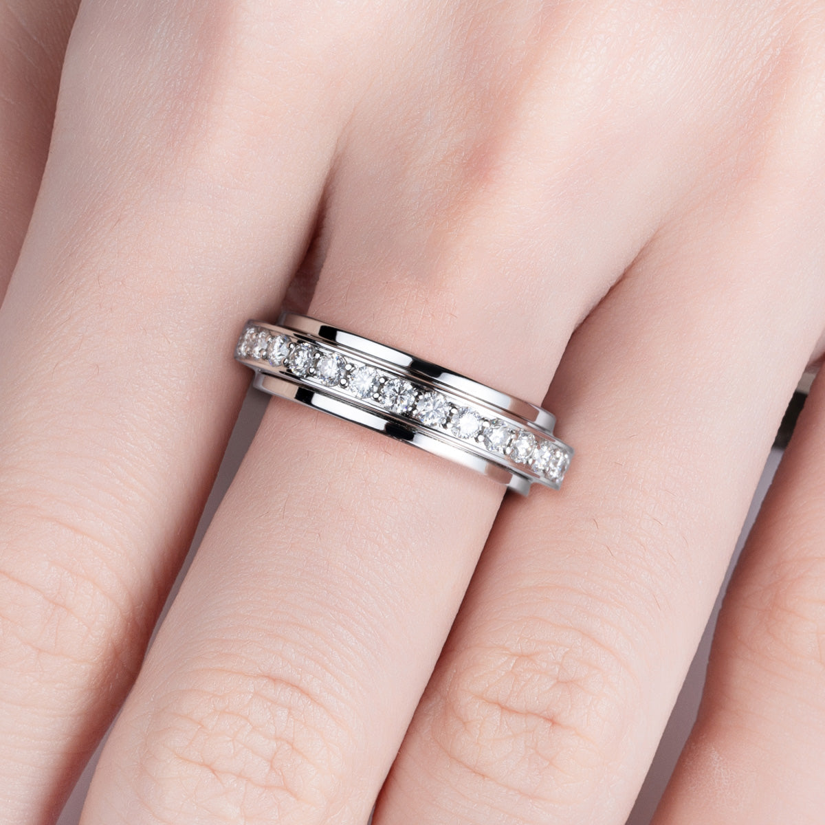 Rotatable Full Paved Moissanite Ring with 2.6mm Stones, Copper Base
