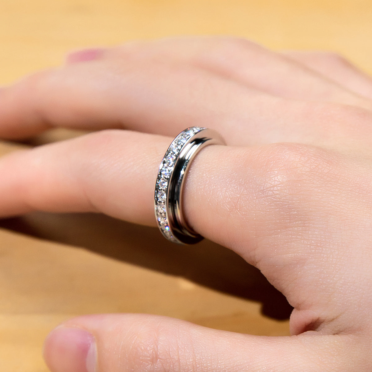 Rotatable Full Paved Moissanite Ring with 2.6mm Stones, Copper Base