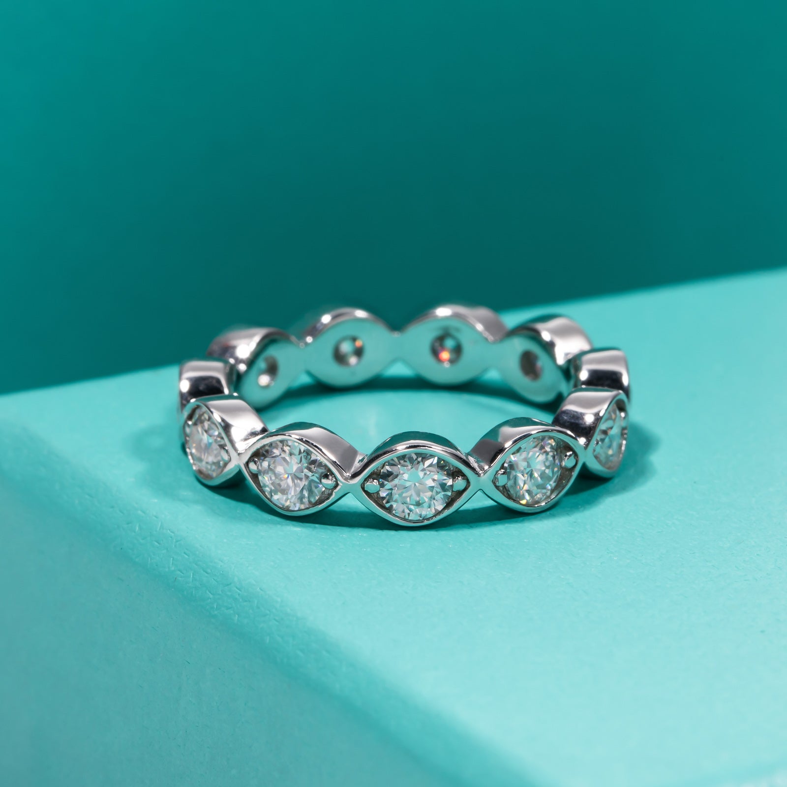 Round Cut Moissanite Wedding Band (2.2 cttw)