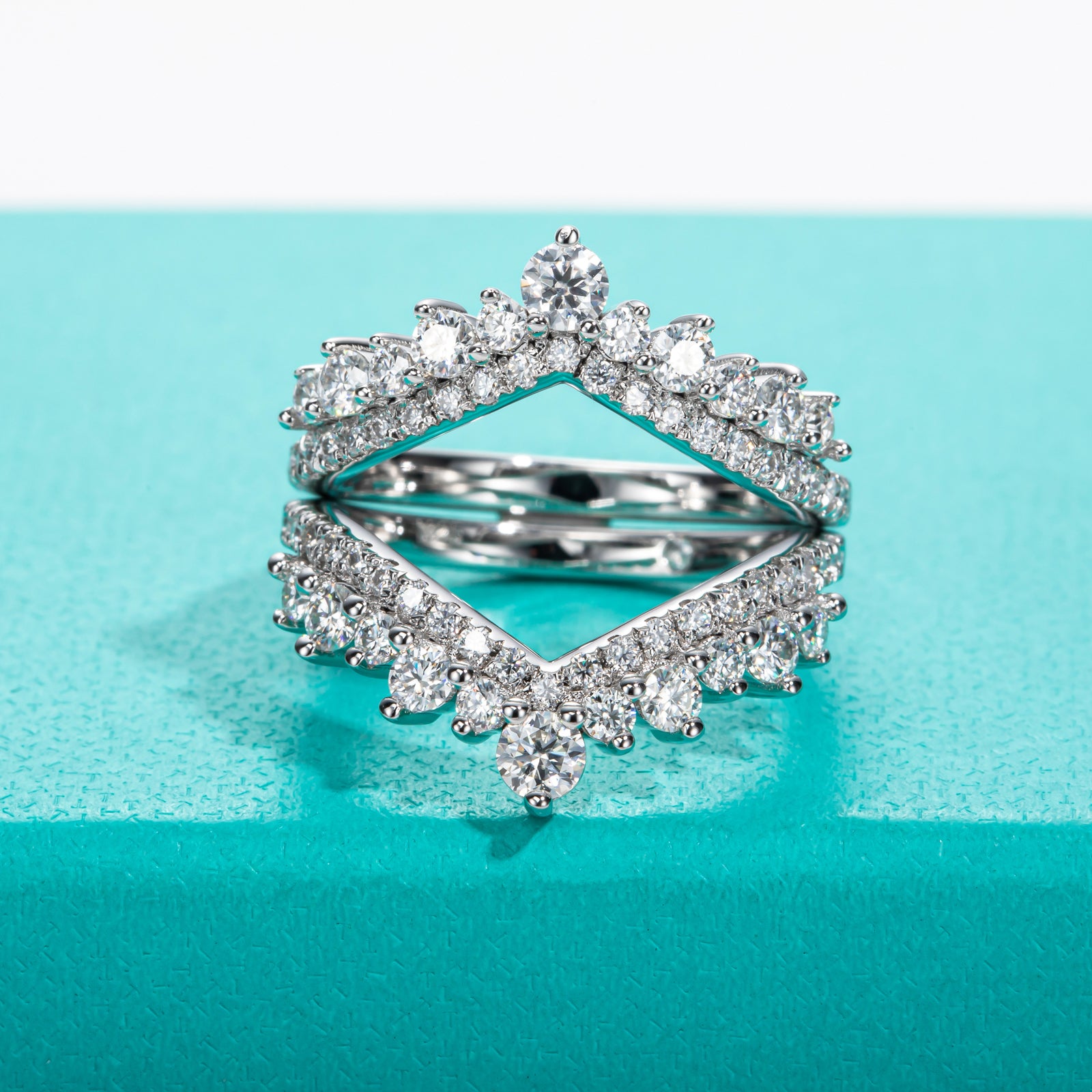 Moissanite Crown Wedding Band Set