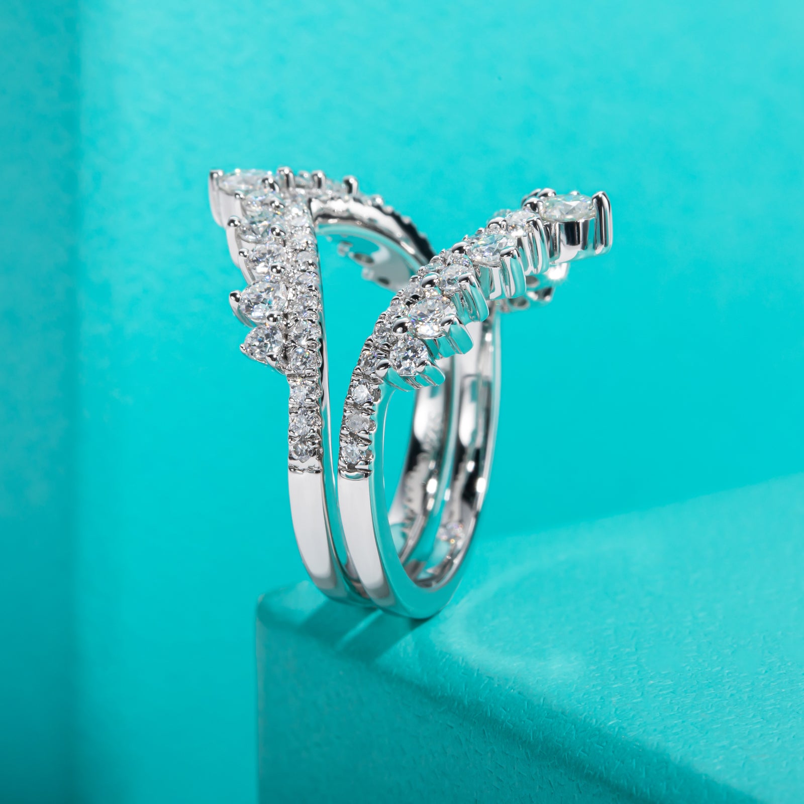 Moissanite Crown Wedding Band Set