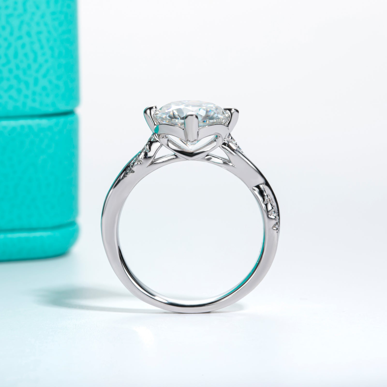 Round Cut Moissanite Twisted Engagement Ring (3 ct)