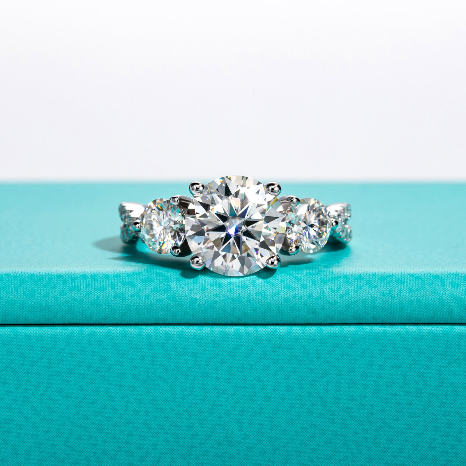 Round Cut 3 Stone Moissanite Engagement Ring (4 cttw)