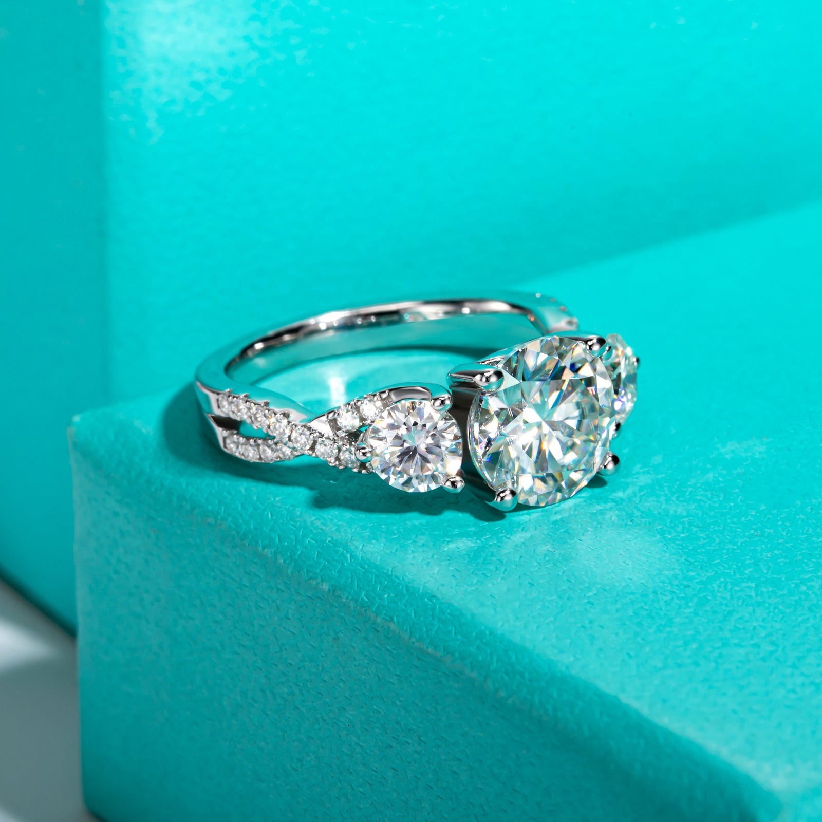Round Cut 3 Stone Moissanite Engagement Ring (4 cttw)