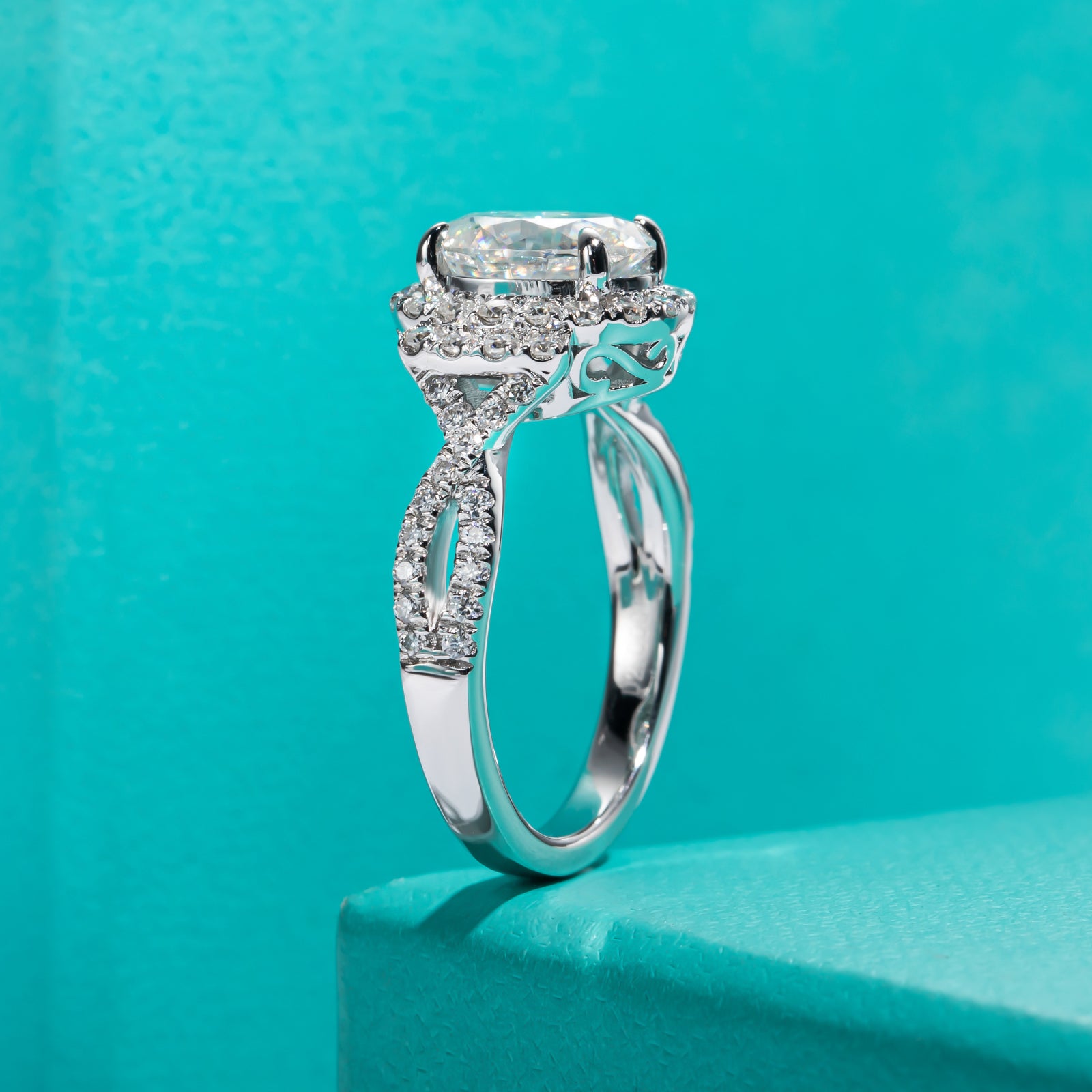 Oval Cut Halo Moissanite Engagement Ring (2 ct)