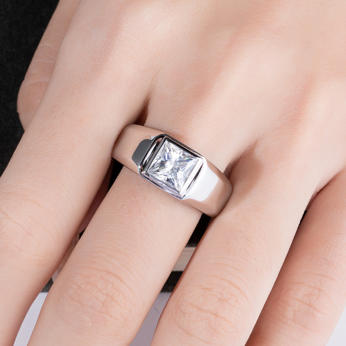 2CT 7x7mm Princess Square Moissanite Ring