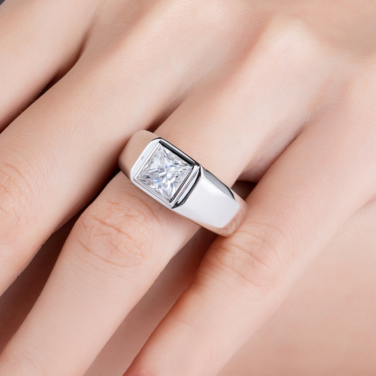 2CT 7x7mm Princess Square Moissanite Ring