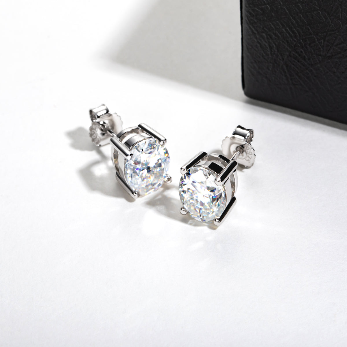 10K Gold 5×7mm Oval Moissanite Stud Earrings 1CT Total