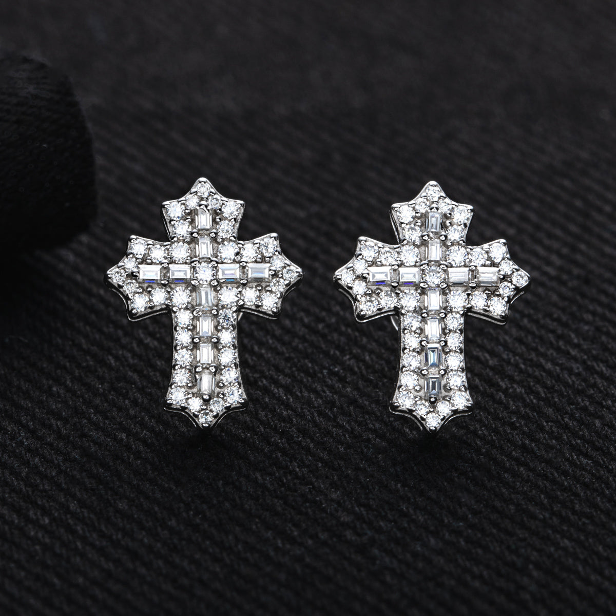 S925 Sterling Silver Cross Moissanite Stud Earrings