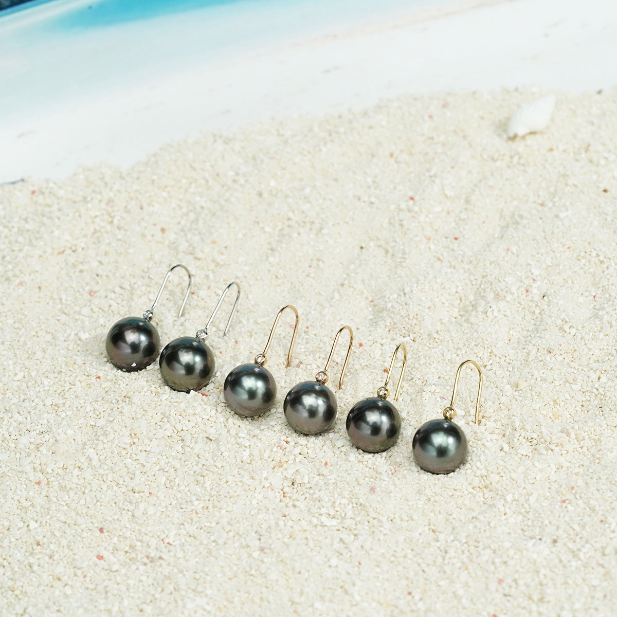 AnuClub 18K Tahitian Black Pearl Earrings