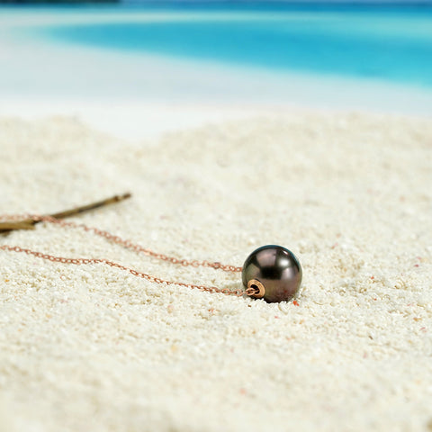 AnuClub Gold Tahitian Black Pearl Necklace